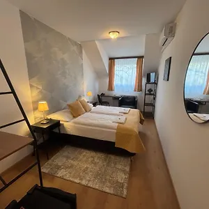 gloria.inbudapesthotels.com/
