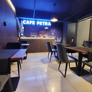 Otel Petra Tuzla, İstanbul